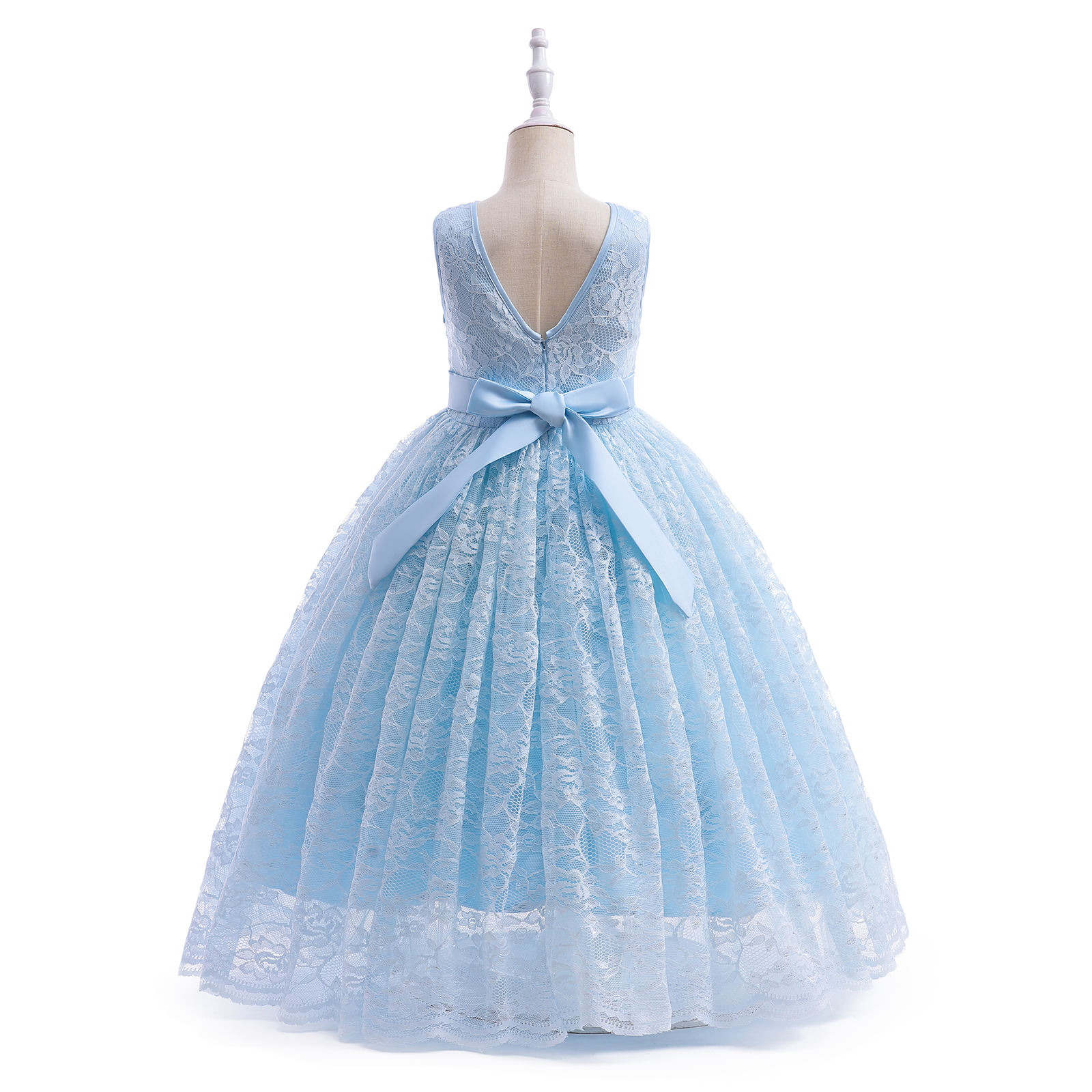 7568