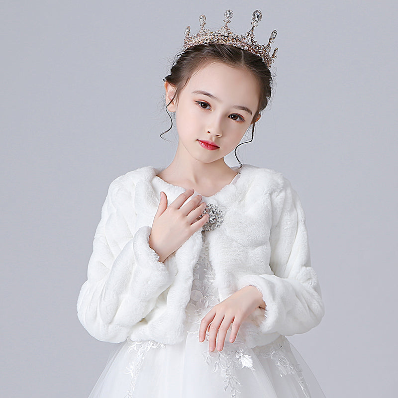 923 New Style Female Party Shawl Winter Warm Vest Cape Elegant Wedding Banquet Elegant Fake Fur Shawl