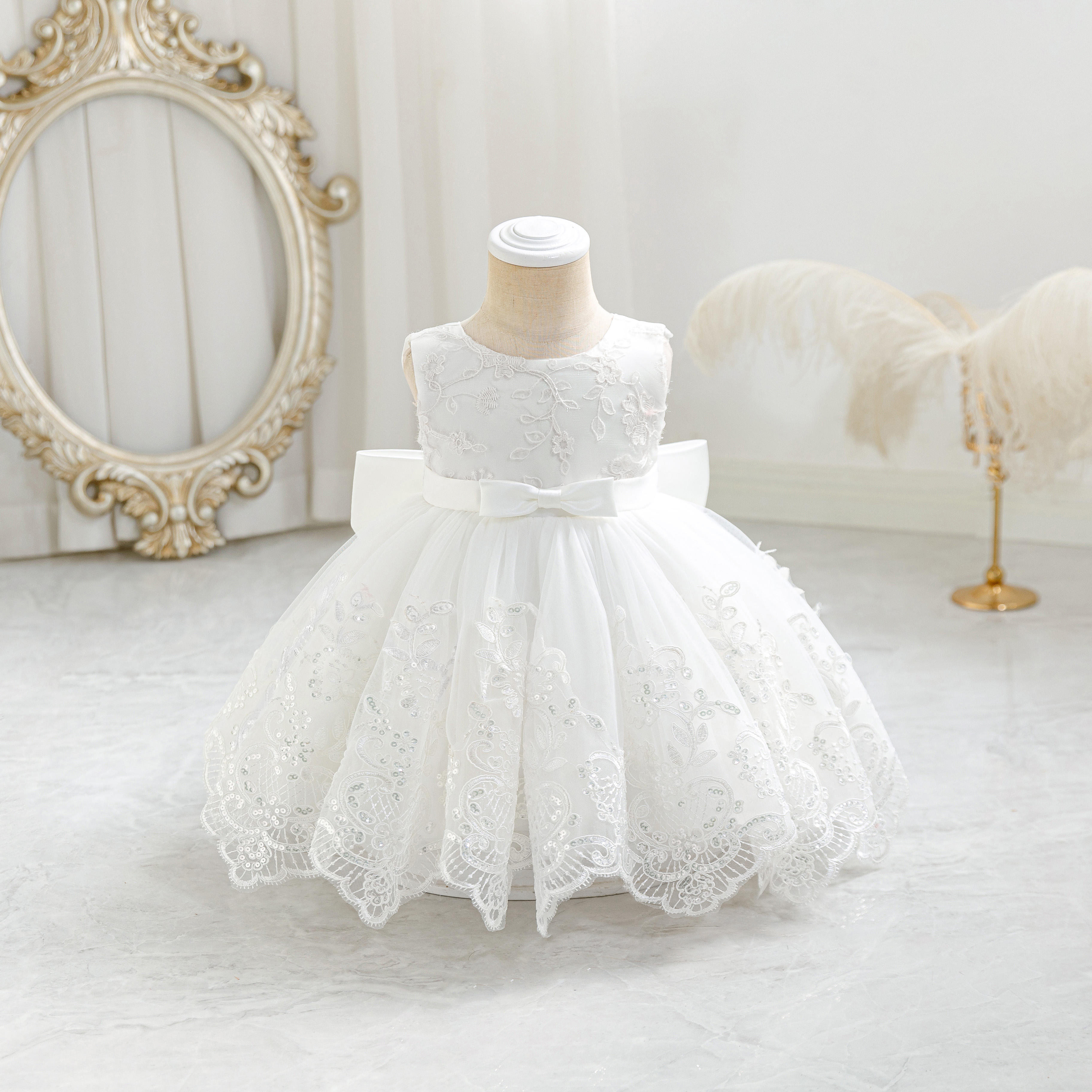 5277 Wholesale Luxury White Cotton Infant Baby Girl Baptism Dress Set Afghan Style 8 Months Kids Children Daily Wear Baptism Gown