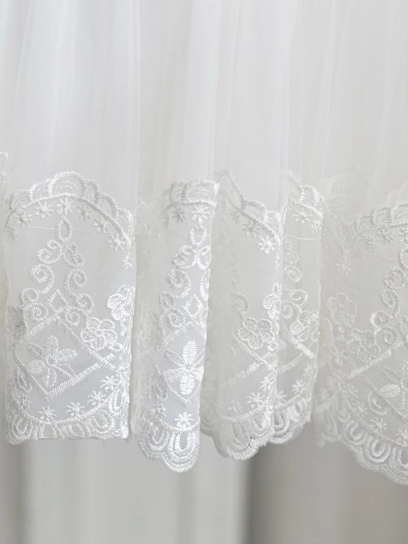 5175 Little Girls Dresses White Elegant Princess Dress Embroidery Birthday Party Frocks Kids Wear Wholesale