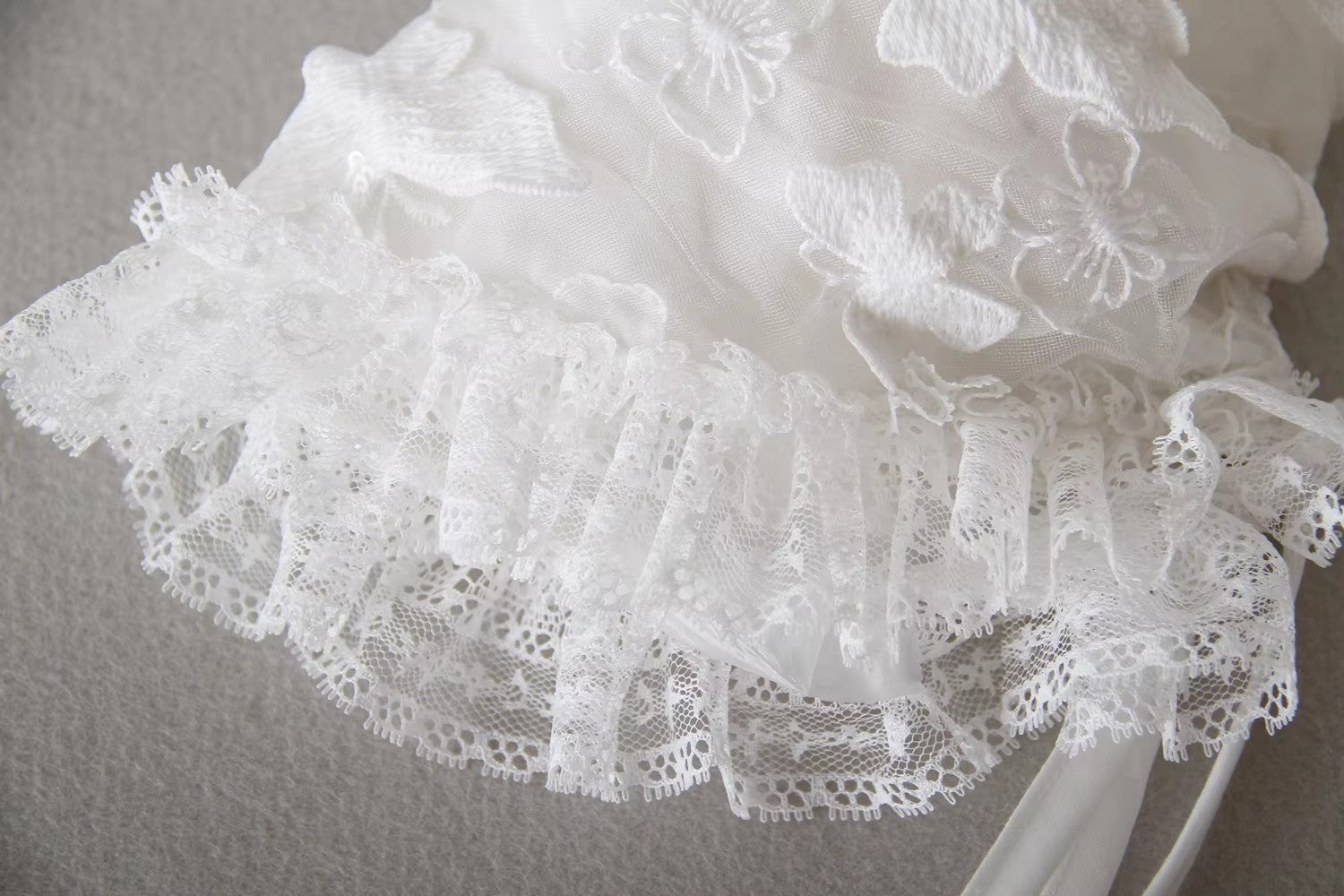 9868 Baby Girls Baptism Dress Christening White Sleeveless Bow Outfits Elegant Fancy Embroidered with Bonnet