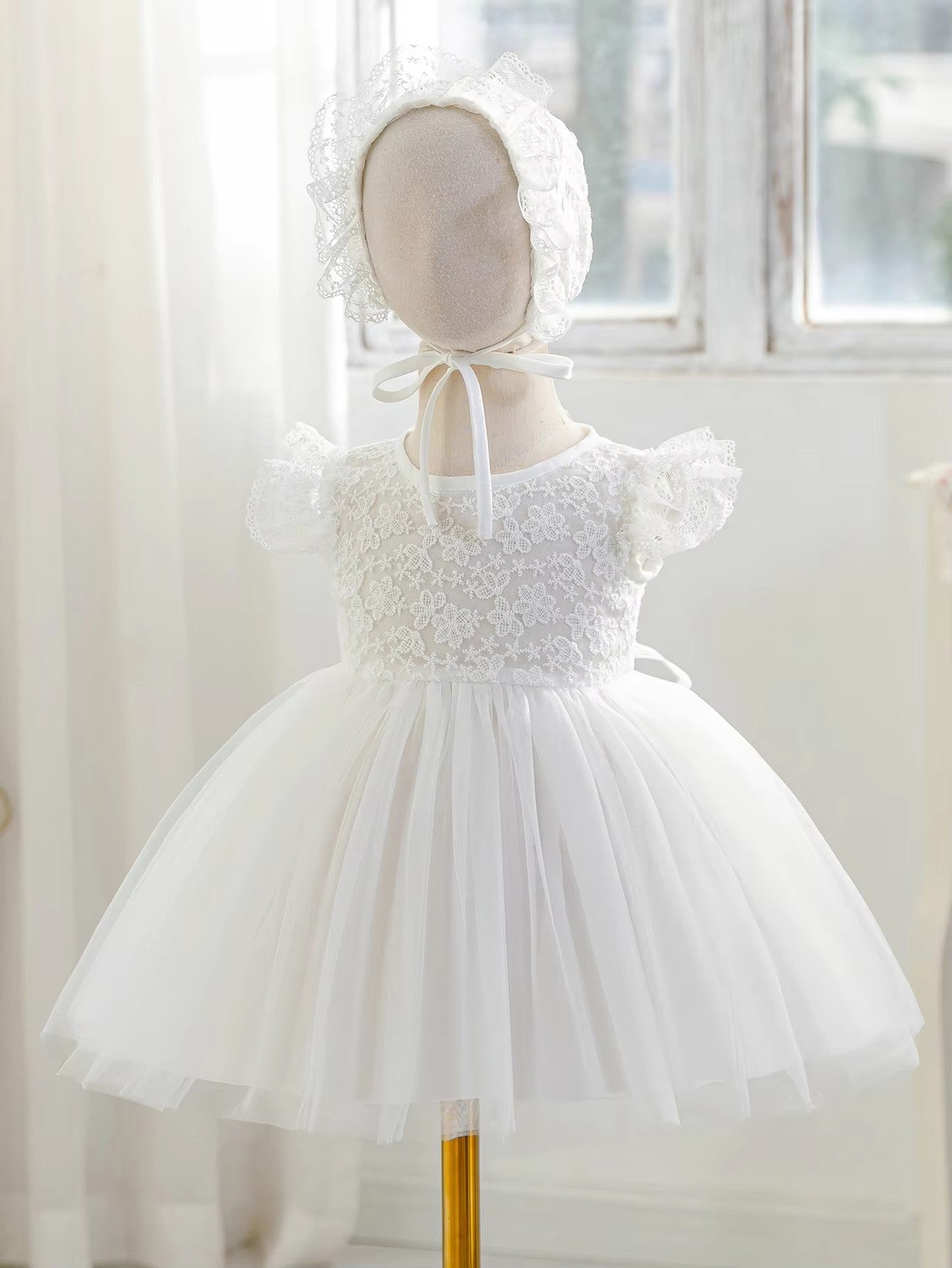 9678 Baby Princess Gown White Design Infant Baby Girls Wedding Party Birthday  with  Hat Ball Gown Baptism Dress Wholesale