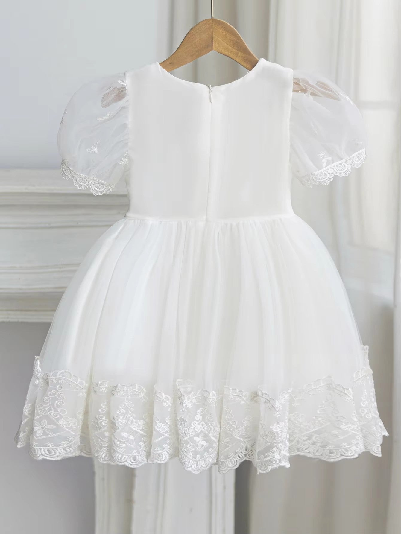 5175 Little Girls Dresses White Elegant Princess Dress Embroidery Birthday Party Frocks Kids Wear Wholesale