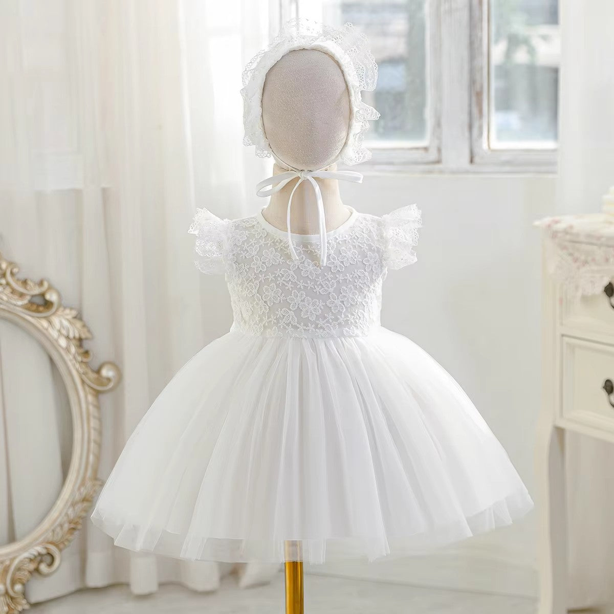 9678 Baby Princess Gown White Design Infant Baby Girls Wedding Party Birthday  with  Hat Ball Gown Baptism Dress Wholesale