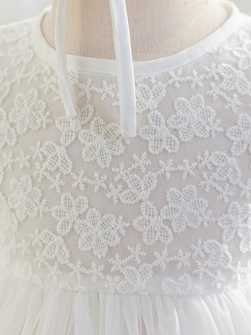 9678 Baby Princess Gown White Design Infant Baby Girls Wedding Party Birthday  with  Hat Ball Gown Baptism Dress Wholesale