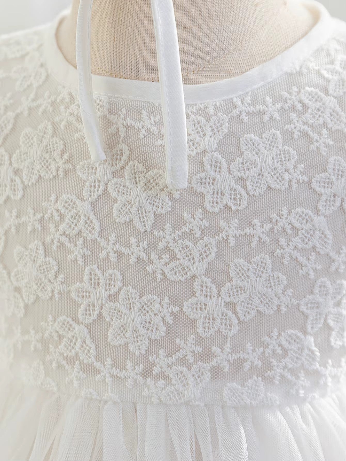 9678 Baby Princess Gown White Design Infant Baby Girls Wedding Party Birthday  with  Hat Ball Gown Baptism Dress Wholesale